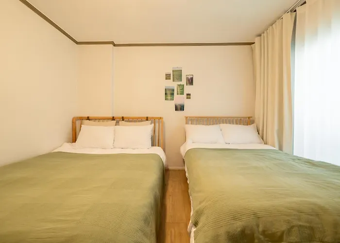 Cozy Sienna - Warm Family Near Subway Line 2