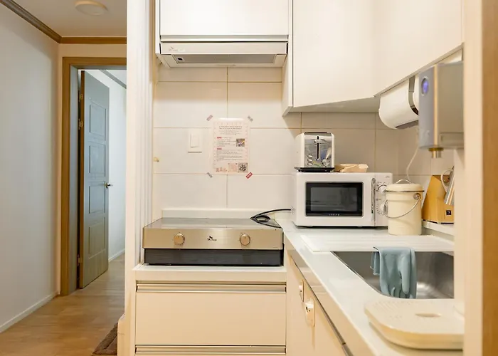 Cozy Sienna - Warm Family Near Subway Line 2