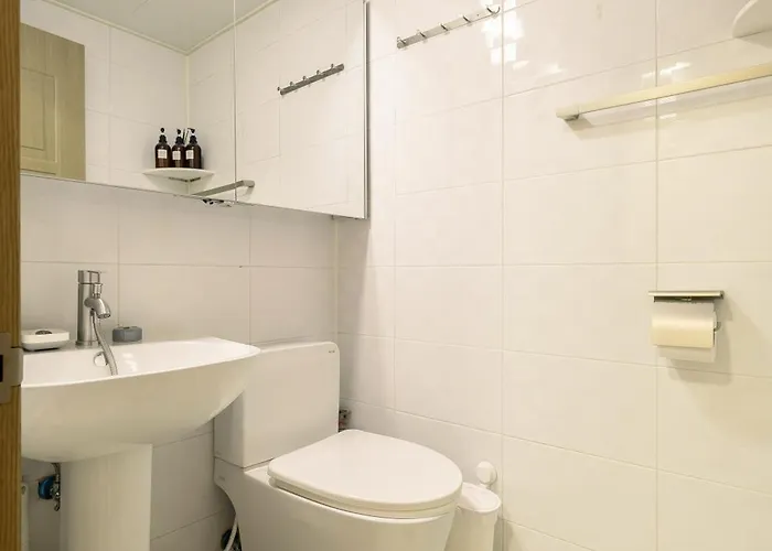 Cozy Sienna - Warm Family Near Subway Line 2 Apartamento *